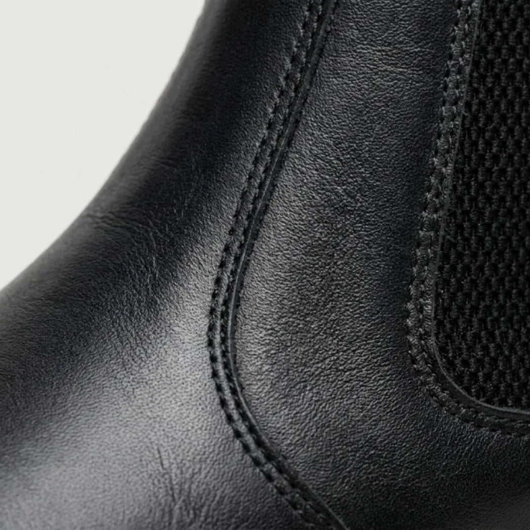 Bota Chelsea Masculina Sítio Preto: foto do modelo.