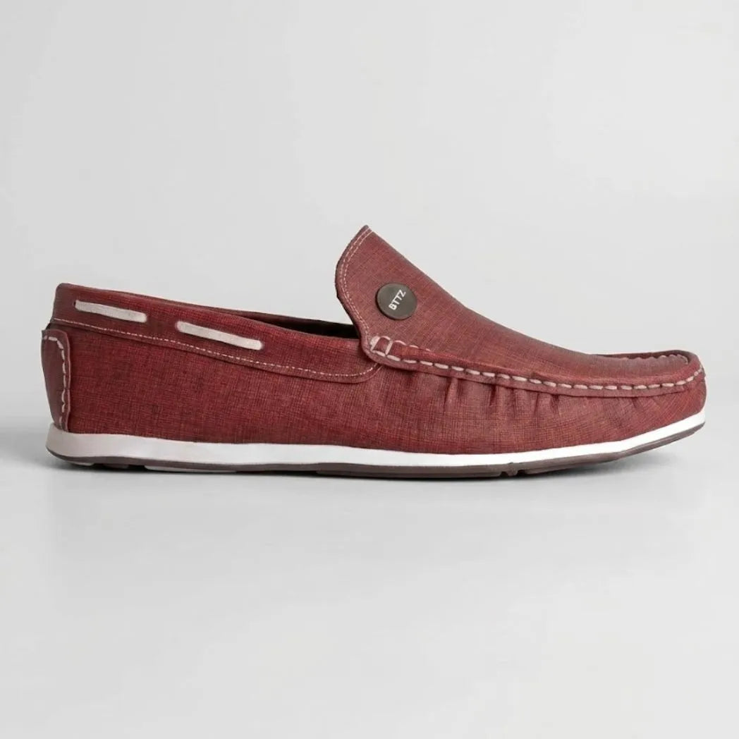 Mocassim Casual Canvas em Lona na cor vermelho, em vista lateral.