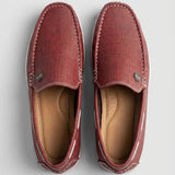 Par do modelo Mocassim Casual Canvas em Lona, na cor vermelho, visto de cima.