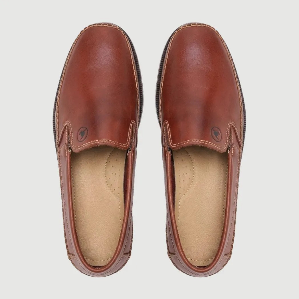 Par do modelo Mocassim Casual Dakota Rust, na cor marrom, visto de cima.