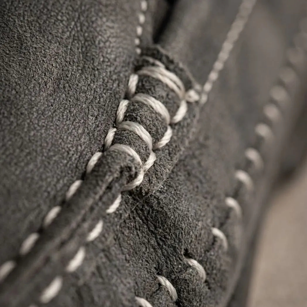 Mocassim Cognac de Couro Grisalho: detalhe do modelo.