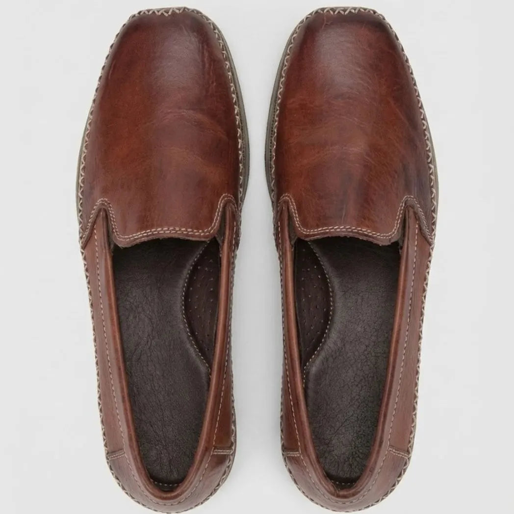 Mocassim Cognac de Couro Vermelho: vista superior do modelo.