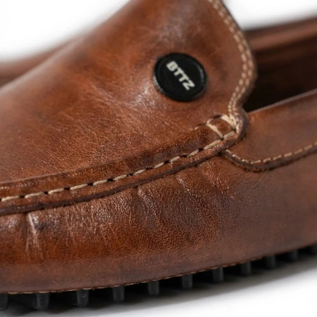 Mocassim Driver Cruise de Couro Marrom: detalhe do modelo.