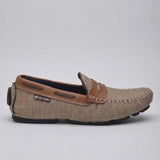 Mocassim Driver Riviera em Lona na cor bege, em vista lateral.