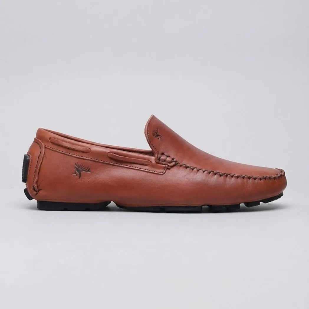 Mocassim Driver Vancouver de Couro na cor marrom, em vista lateral.