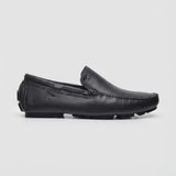 Mocassim Driver Vancouver de Couro na cor preto, em vista lateral.