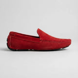 Mocassim Driver de Couro Capri Nero na cor vermelho, em vista lateral.
