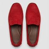 Par do modelo Mocassim Driver de Couro Capri Nero, na cor vermelho, visto de cima.