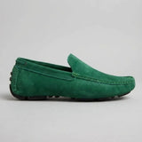 Mocassim Driver de Couro Capri Nero na cor verde, em vista lateral.
