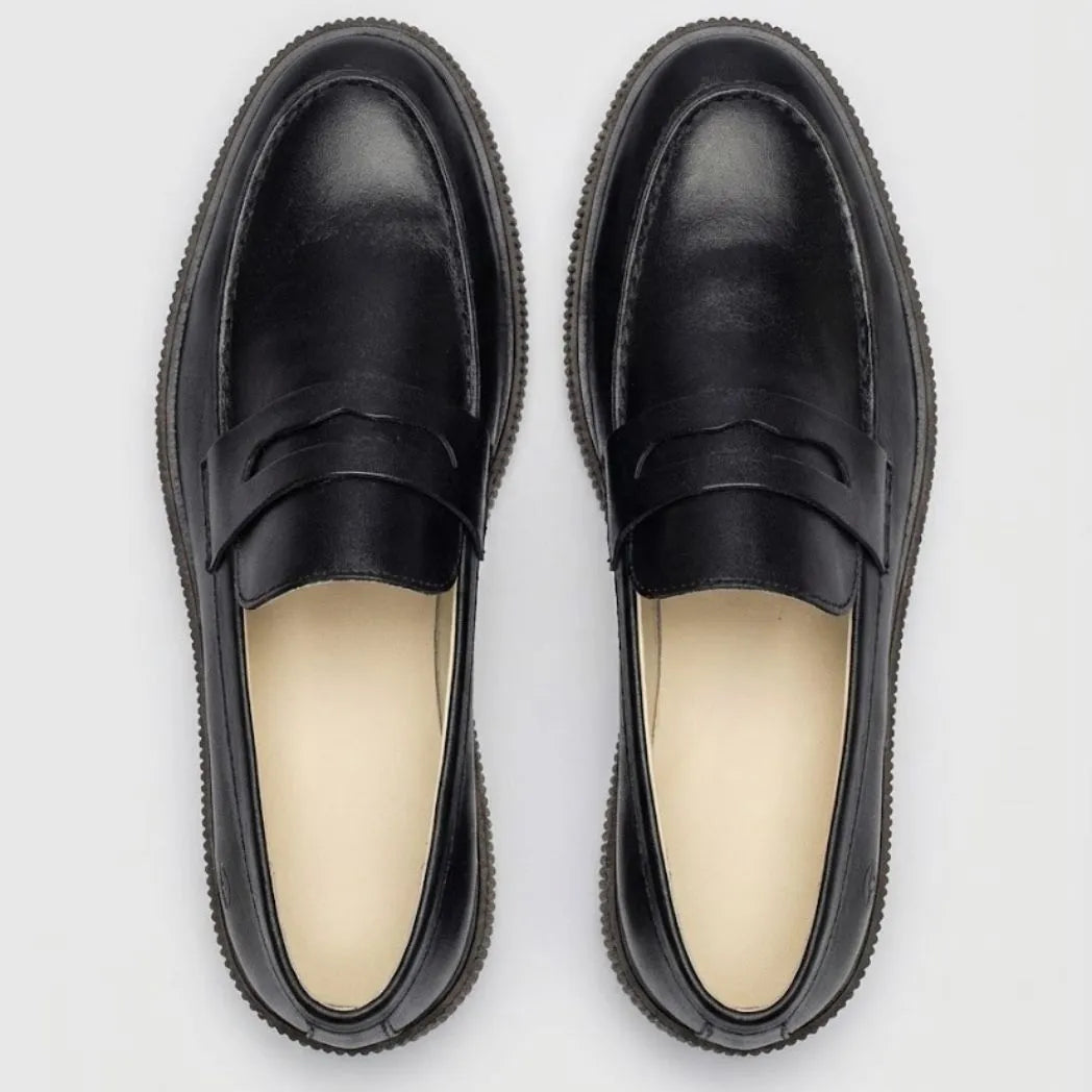 Mocassim Loafer Urban Londres de Couro Preto: vista superior do modelo.