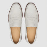 Par do modelo Mocassim Loafer de Couro Berlin Edição Limitada X-20, na cor branco, visto de cima.