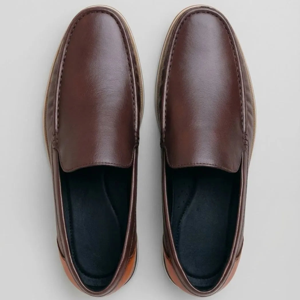 Mocassim Loafer de Couro Contrast Marrom: vista superior do modelo.