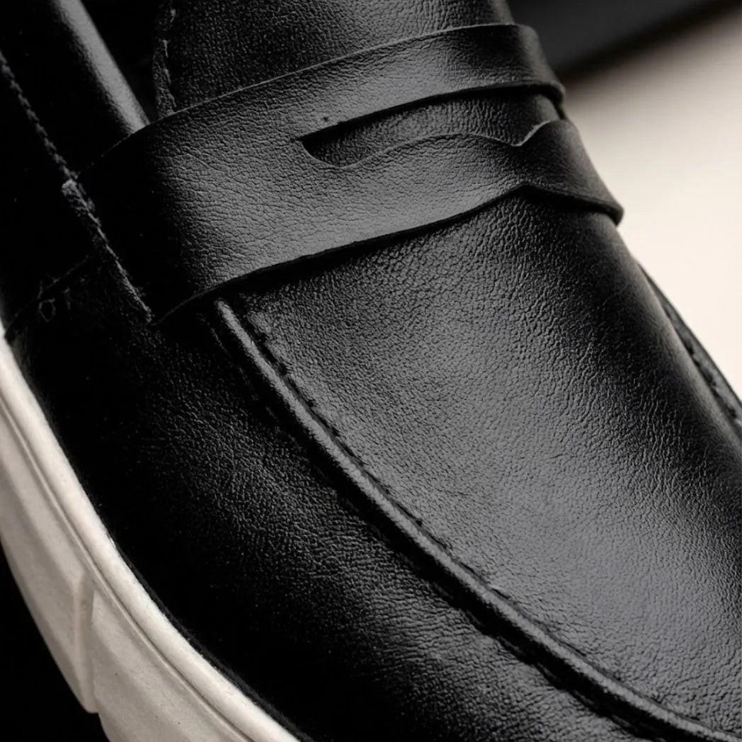 Mocassim Lunar Tratorado Preto: detalhe do modelo.