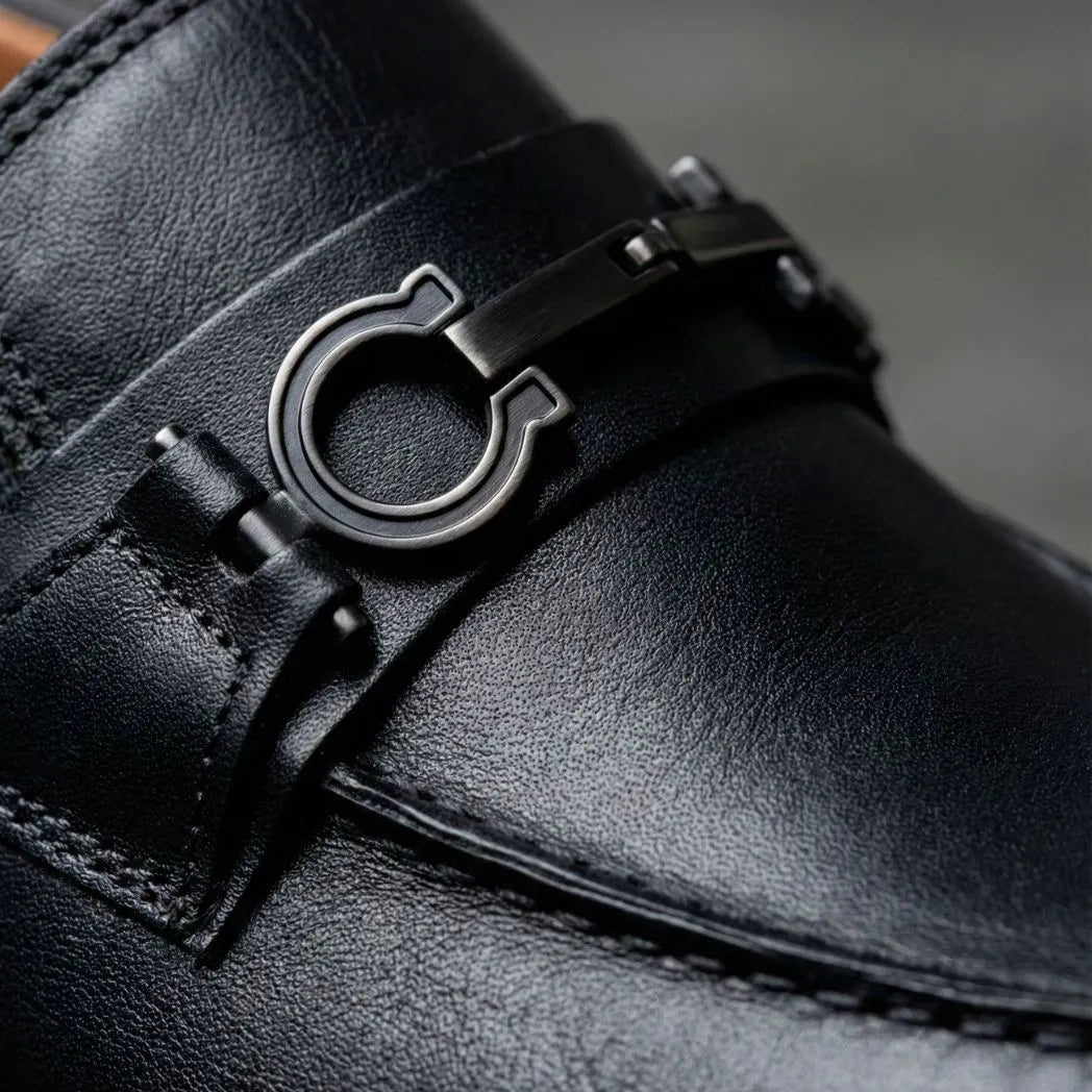 Mocassim Napoli com Fivela: detalhe do modelo.