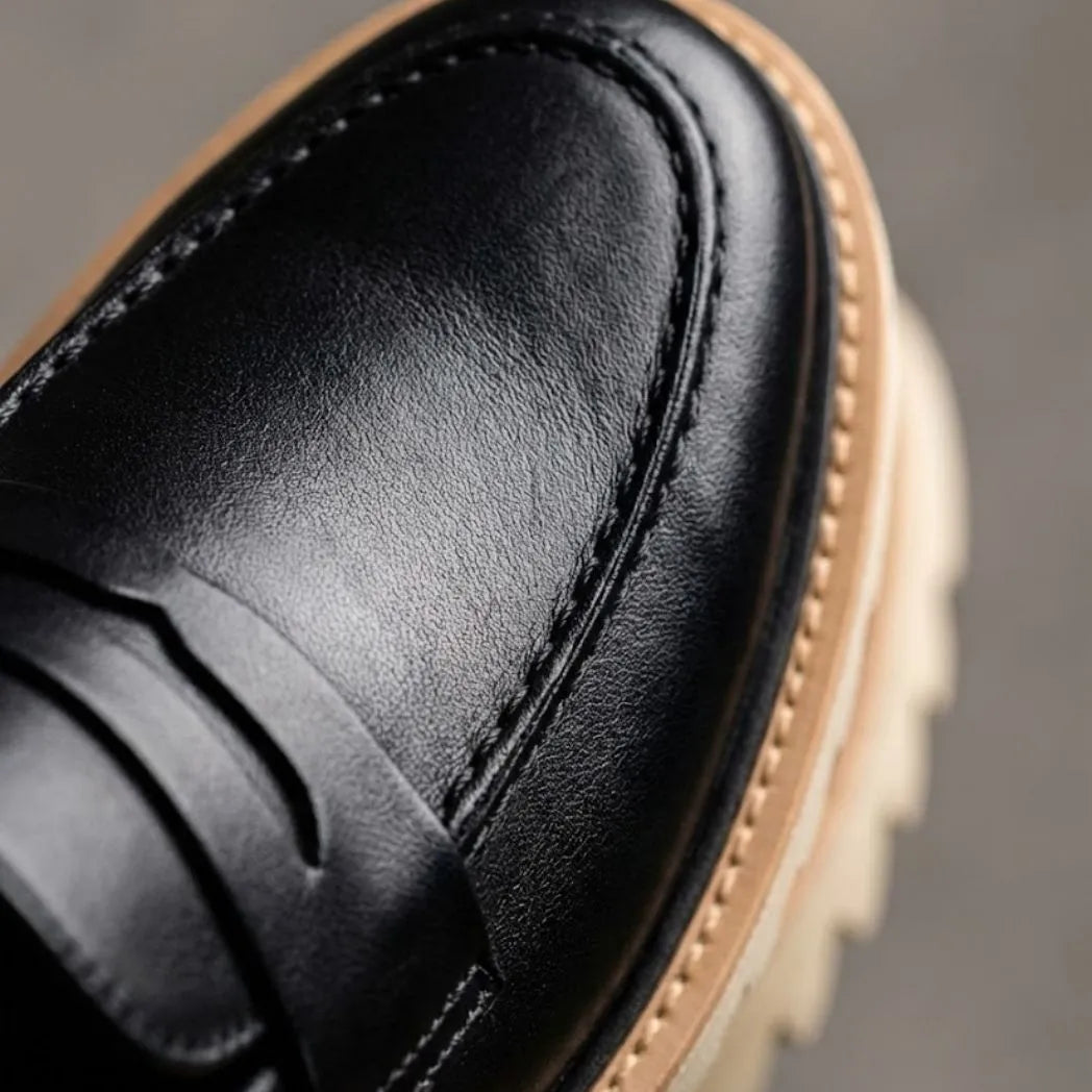 Mocassim Tratorado de Couro Verona: detalhe do modelo.