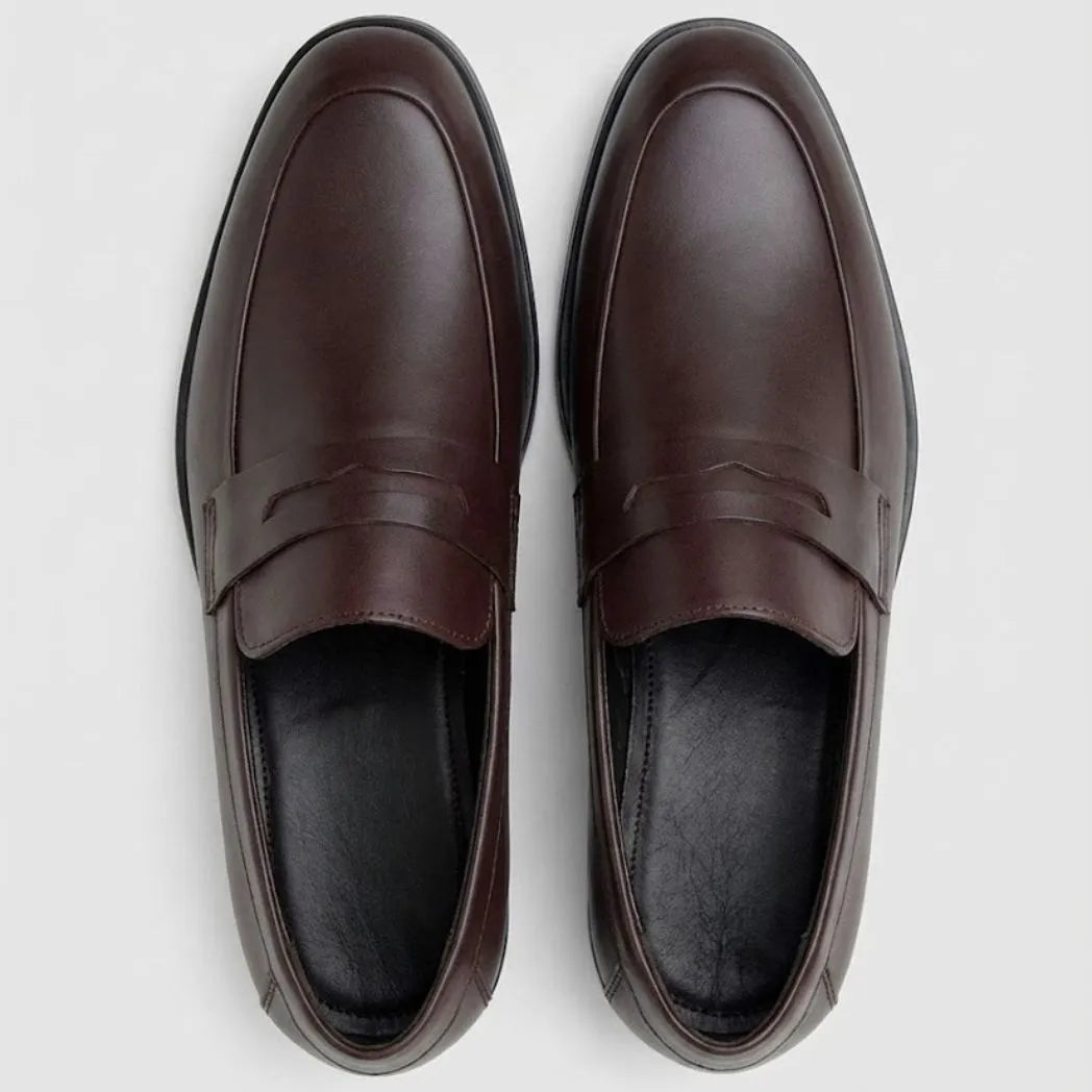 Mocassim Turim Loafer Couro Marrom: vista superior do modelo.