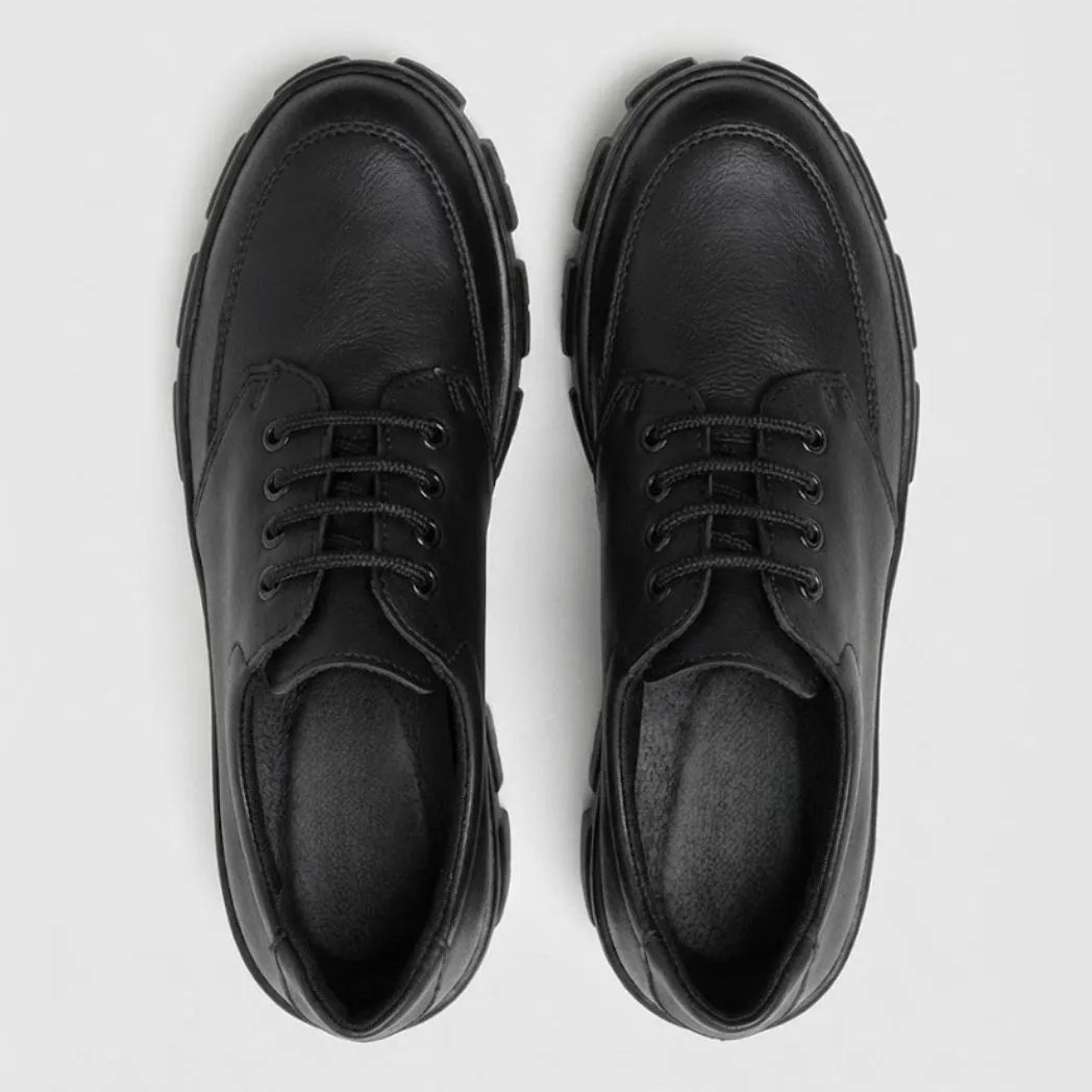 Mocassim Vanguard Tratorado All-Black: vista superior do modelo.