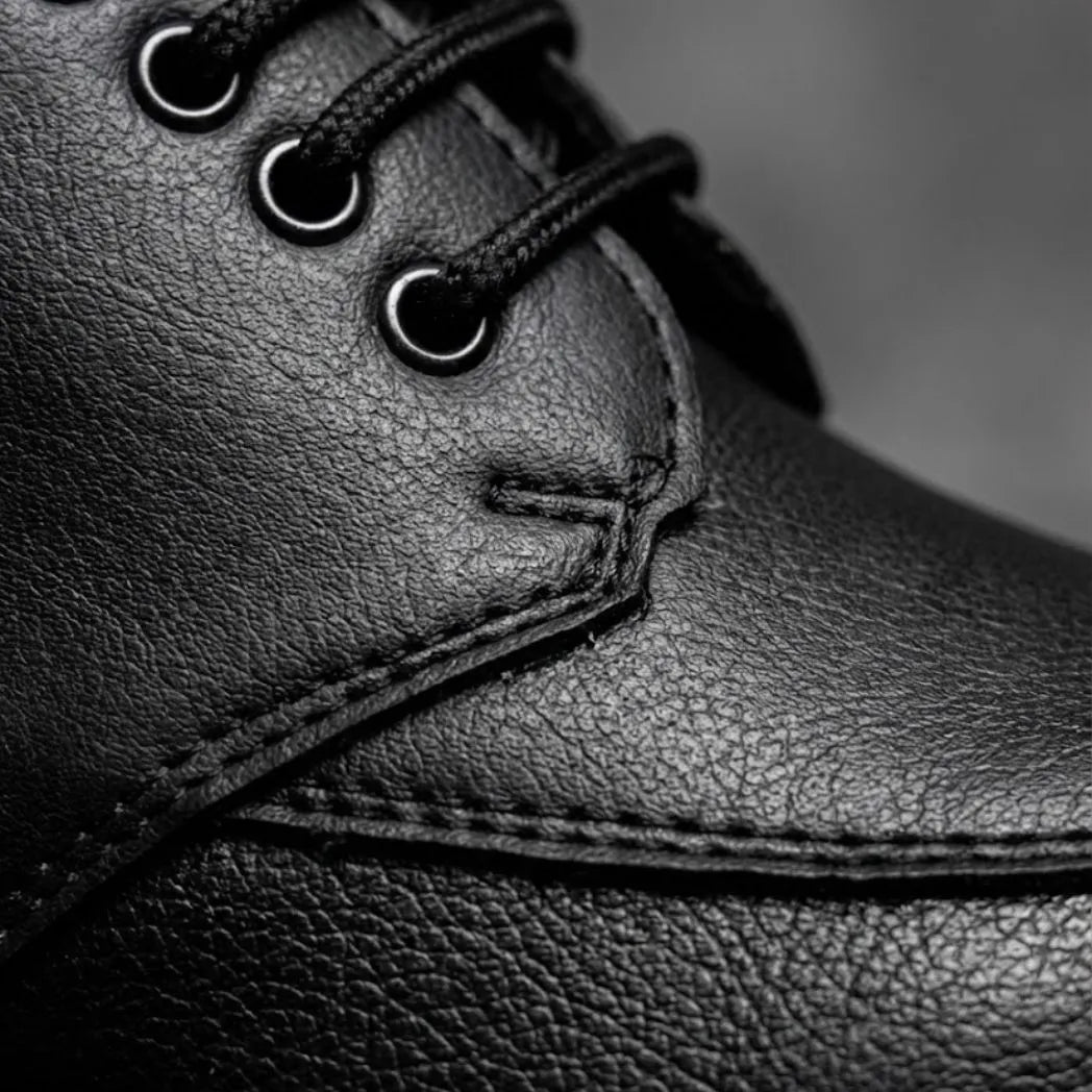Mocassim Vanguard Tratorado All-Black: detalhe do modelo.